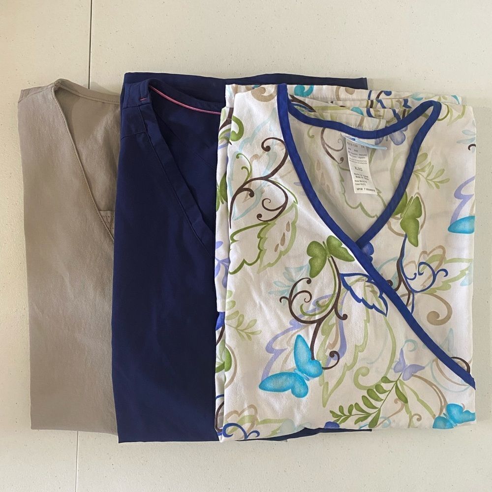 DICKIES & OTHERS Women’s Three (3) Scrubs Size XL